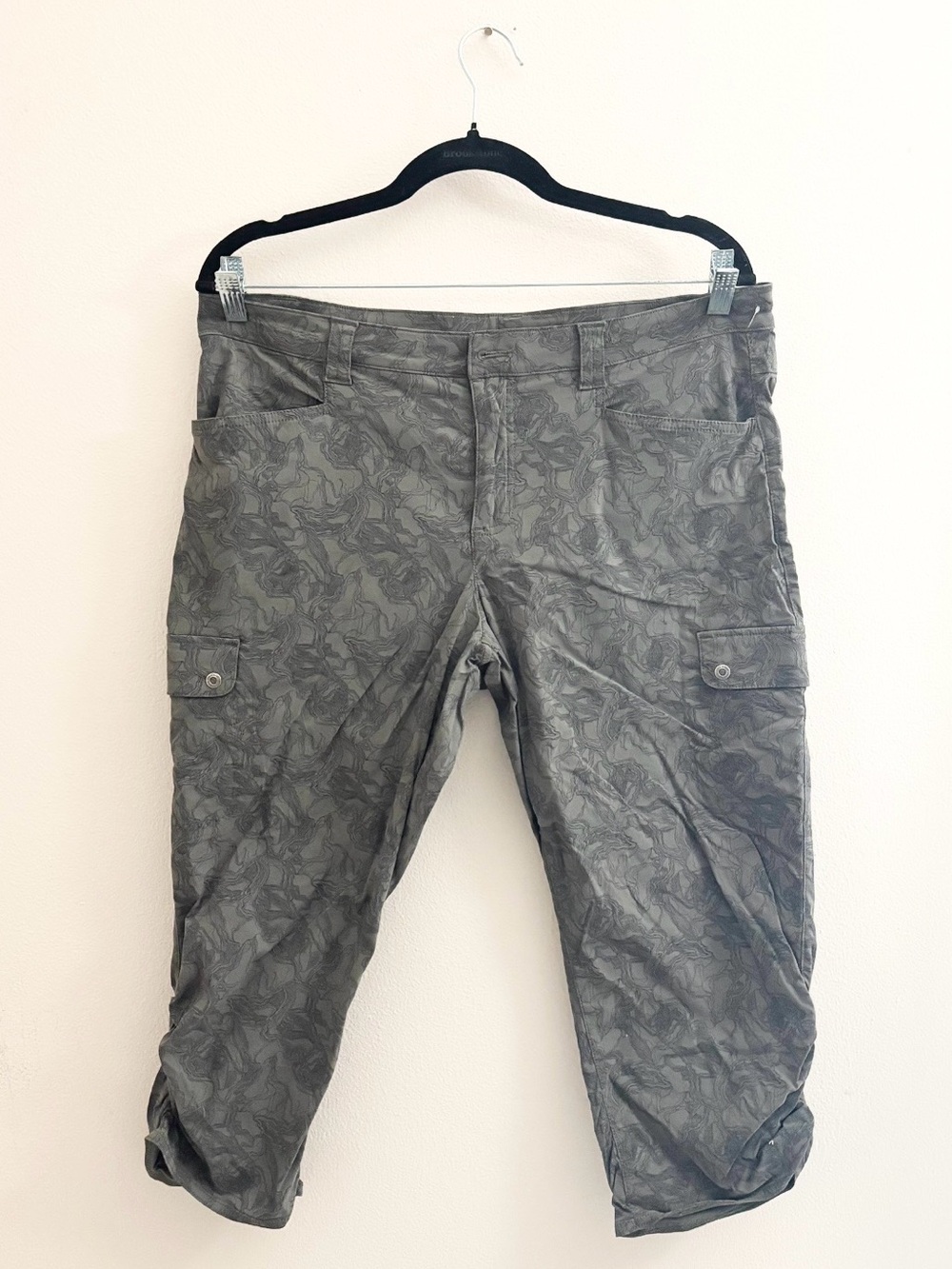 5/$15 🩷 MUST BUNDLE Eddie Bauer Gray Patterned Cargo Shorts